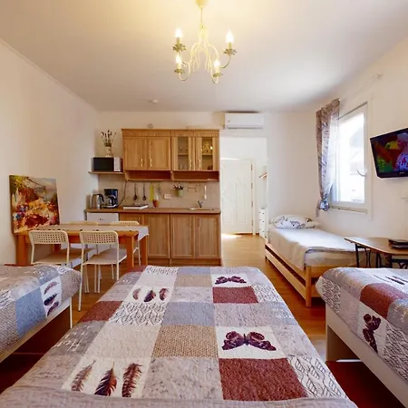 아파트 Eco-lux Close To Downtown And With Free Parking *